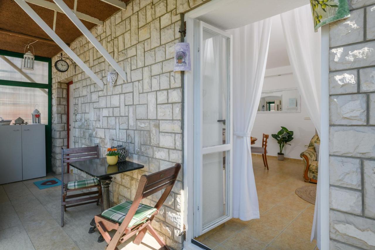 Apartman Aleksandra Pula Exterior photo